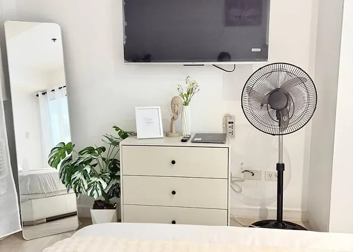Playa Delea Minimalist Azure 1br Pool Staycation Apartahotel Manila