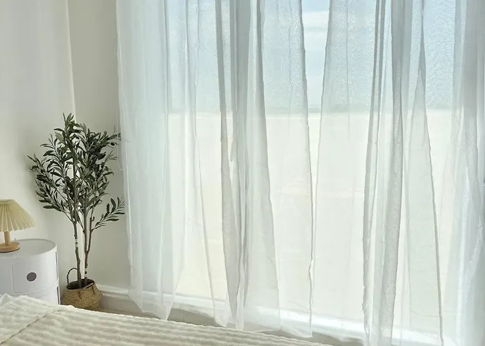 Playa Delea Minimalist Azure 1br Pool Staycation Apartahotel Manila