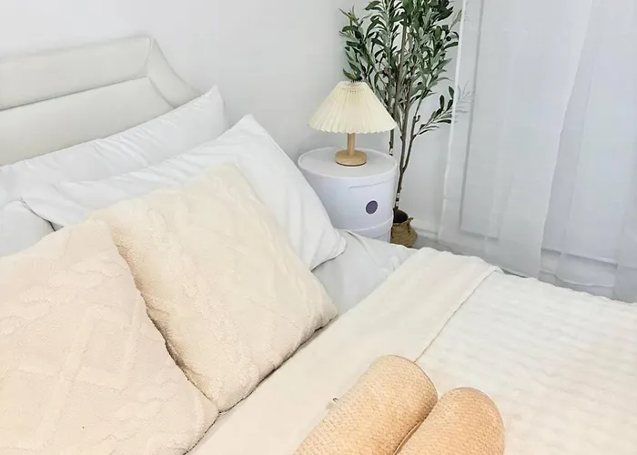 Playa Delea Minimalist Azure 1br Pool Staycation Apartahotel *