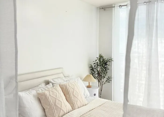 Playa Delea Minimalist Azure 1br Pool Staycation Apartahotel Manila